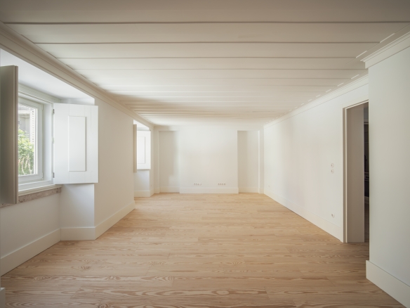 Brand-New Apartment with Architect-Designed Interiors