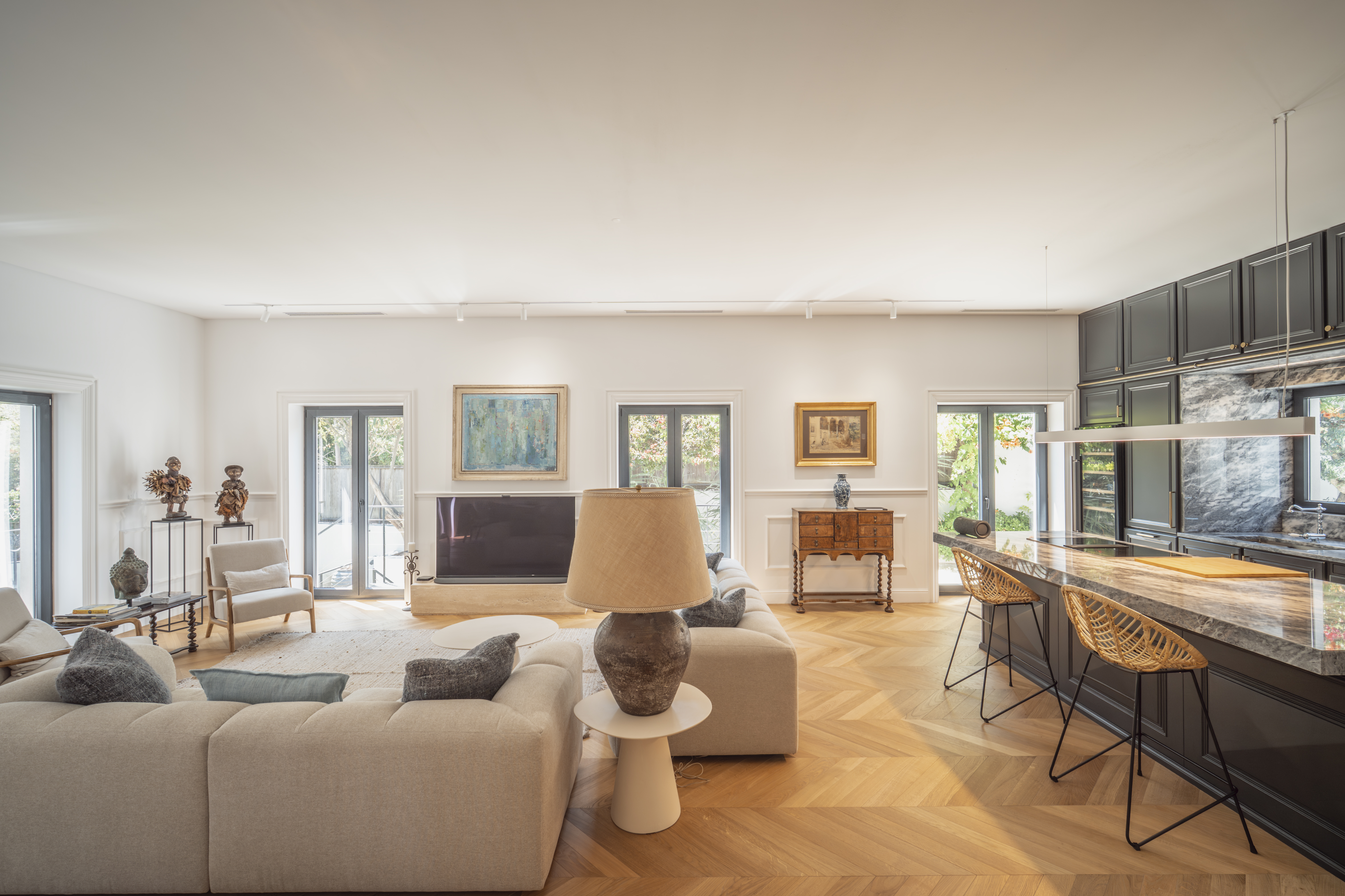 Contemporary Luxury in Estoril