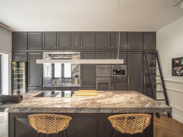 Contemporary Luxury in Estoril