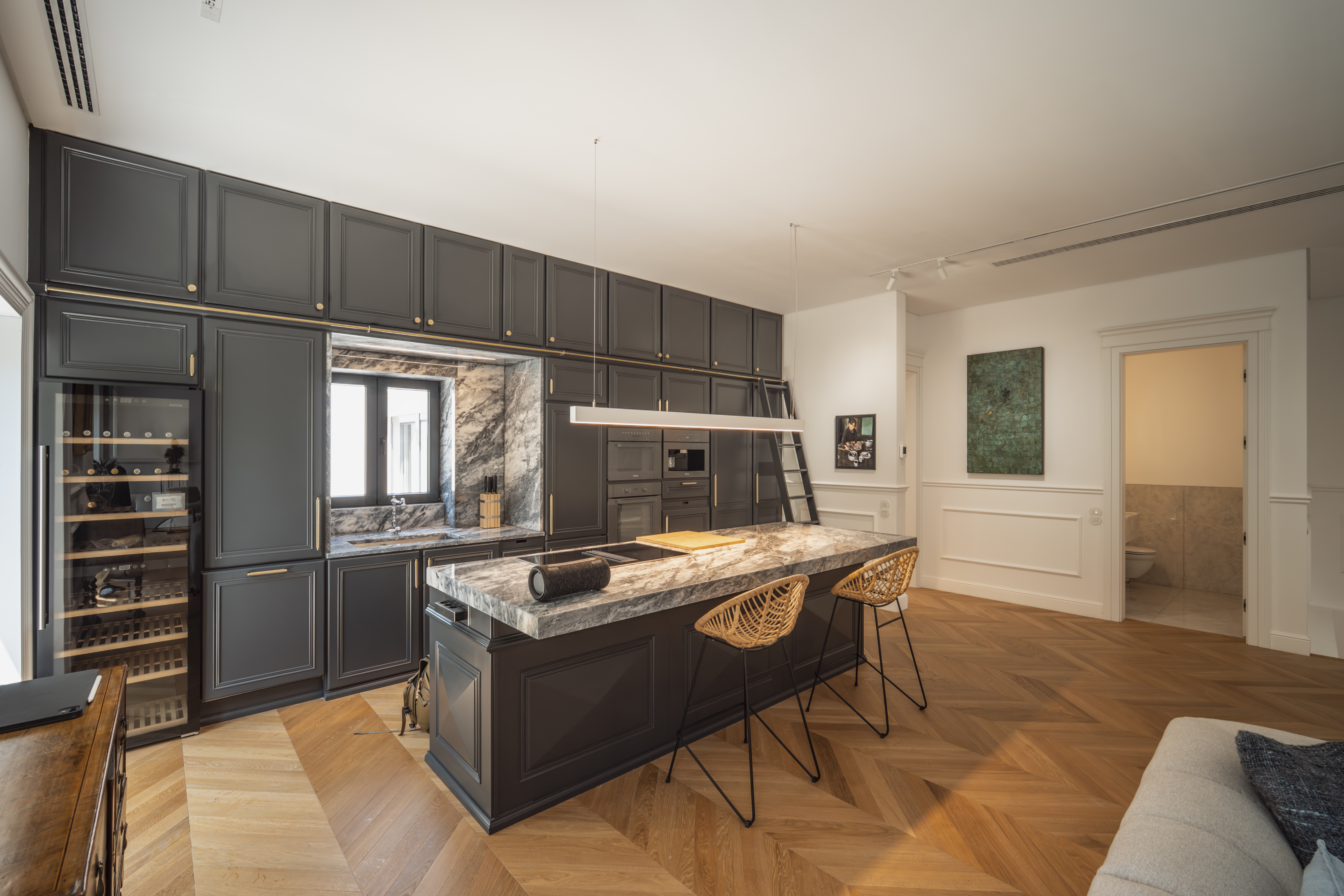 Contemporary Luxury in Estoril