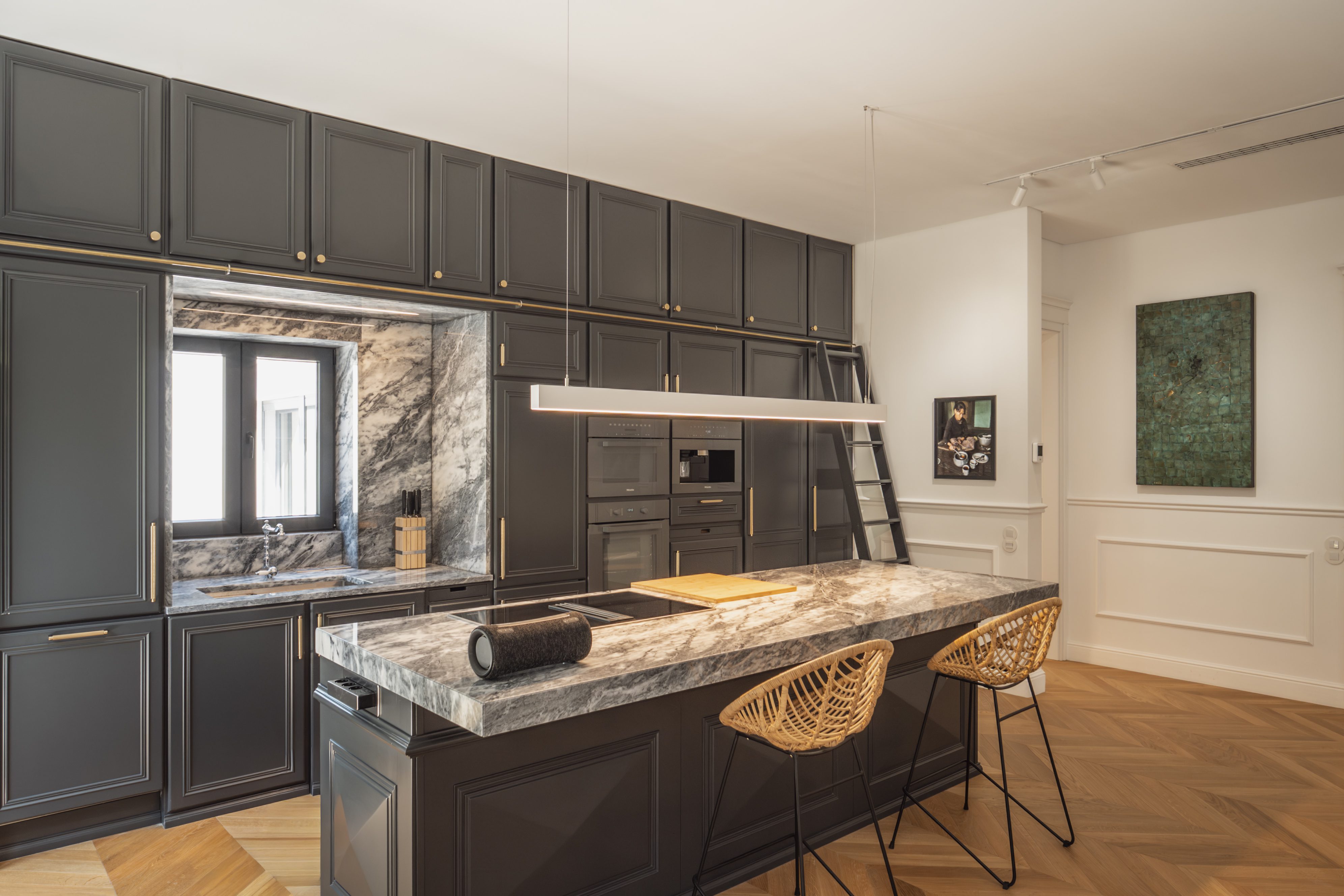 Contemporary Luxury in Estoril