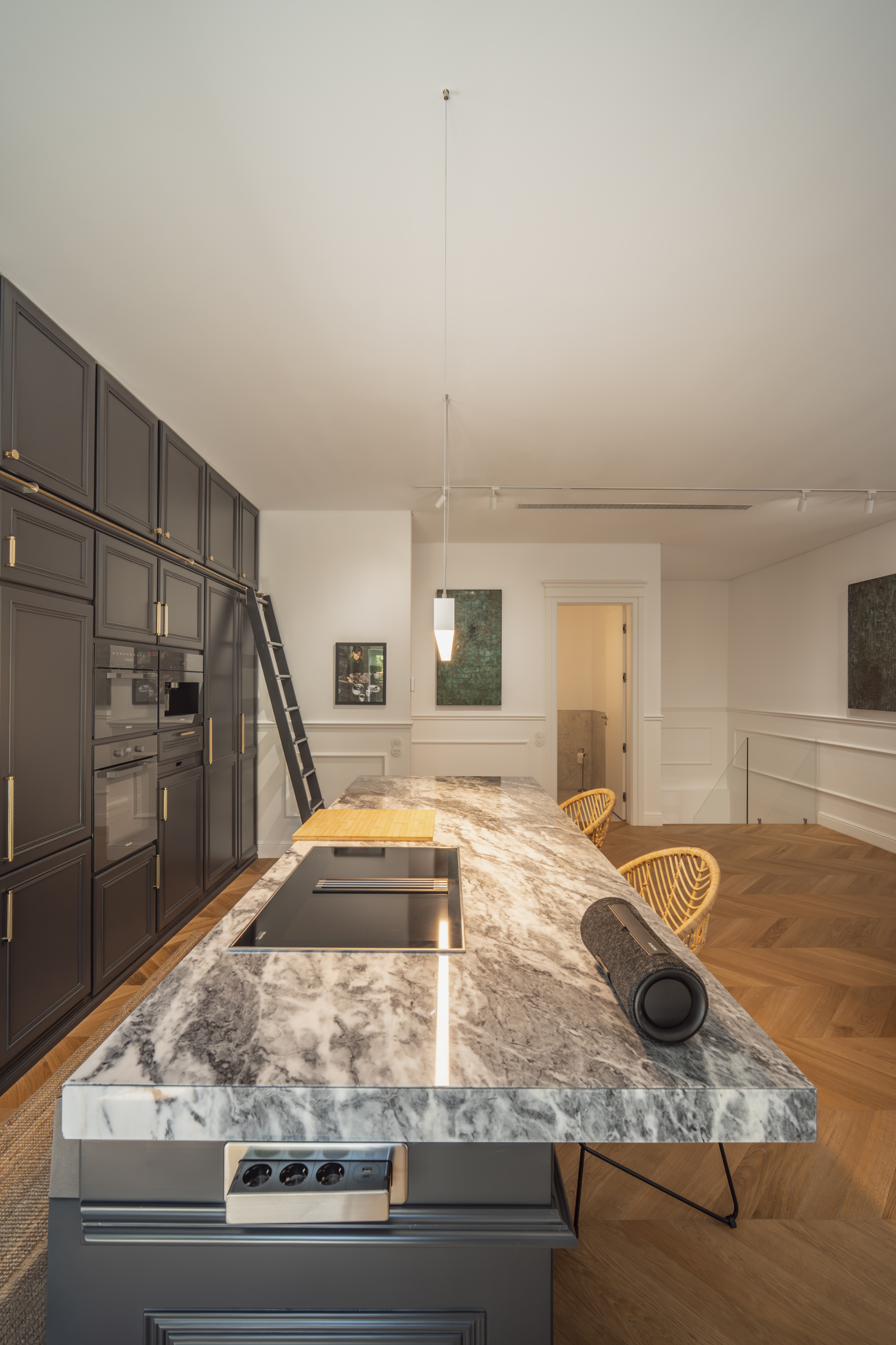 Contemporary Luxury in Estoril