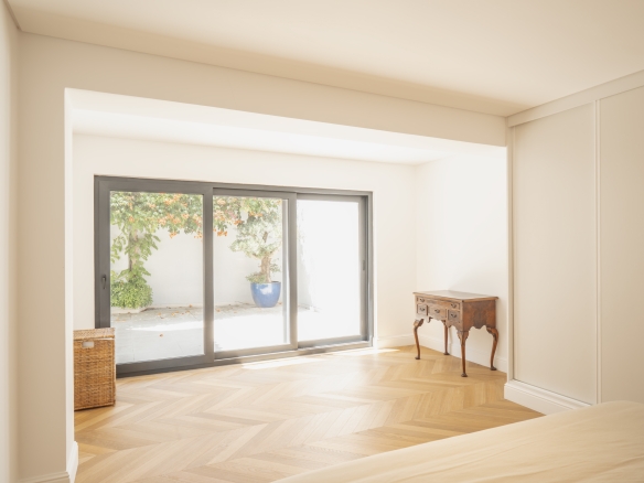 Contemporary Luxury in Estoril