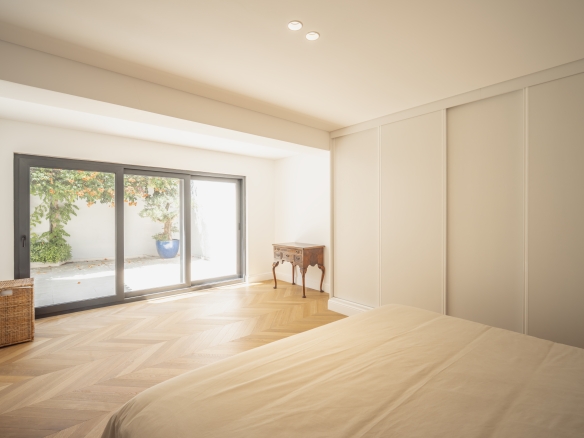 Contemporary Luxury in Estoril