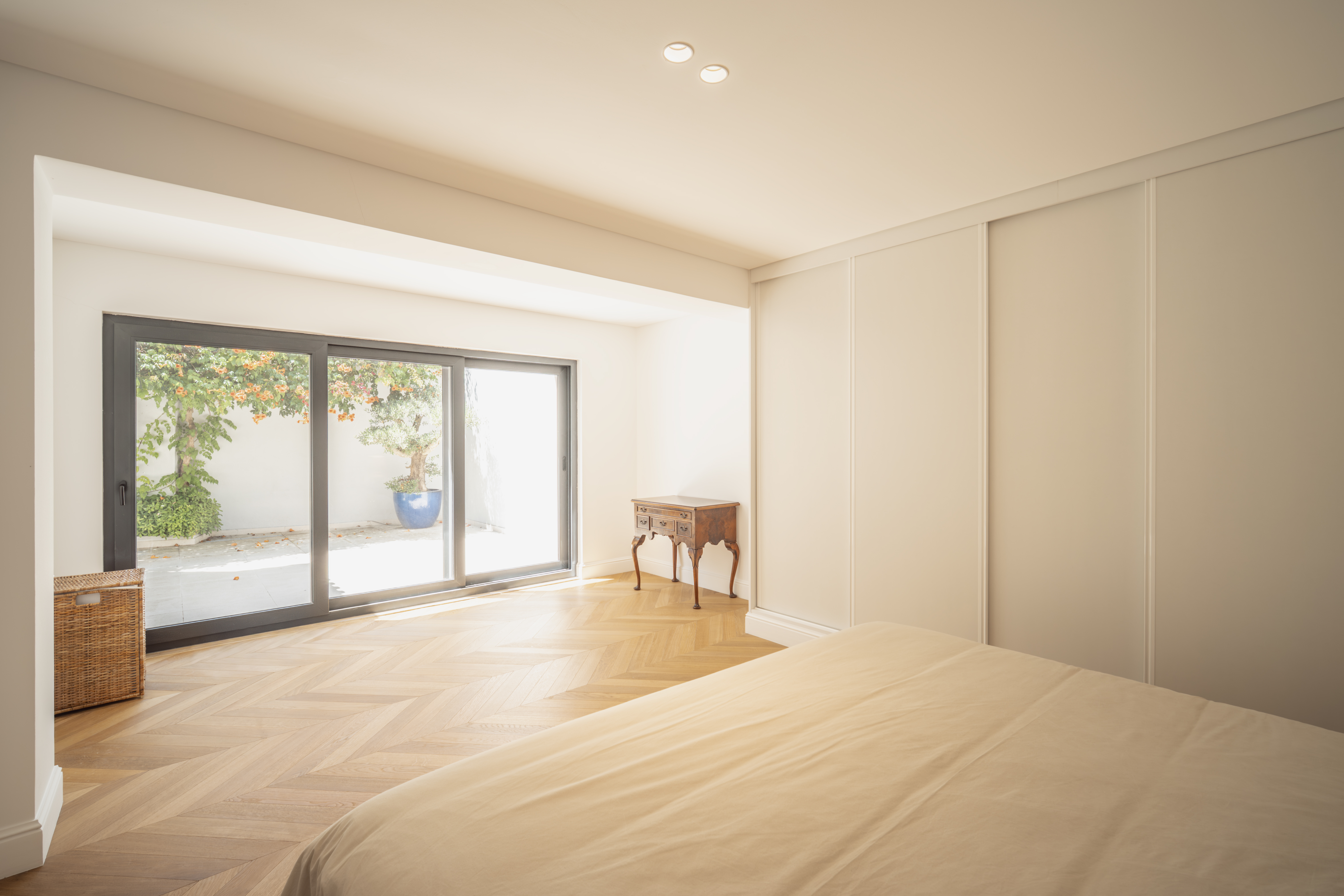 Contemporary Luxury in Estoril