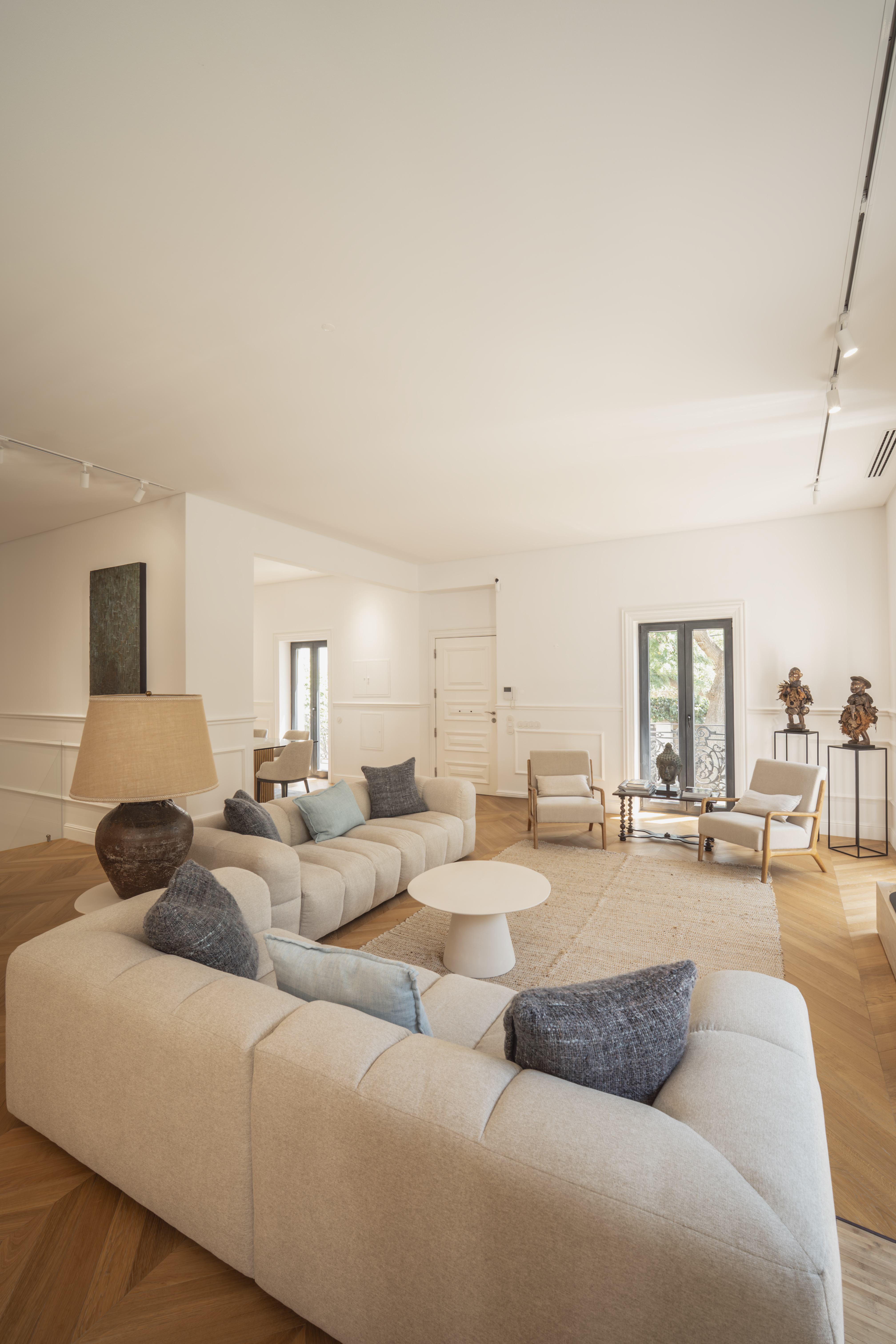 Contemporary Luxury in Estoril