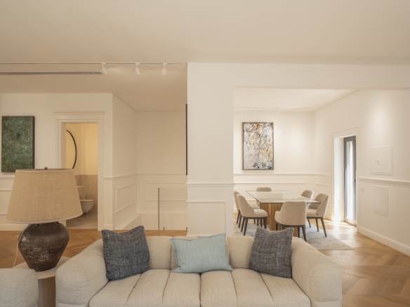 Contemporary Luxury in Estoril