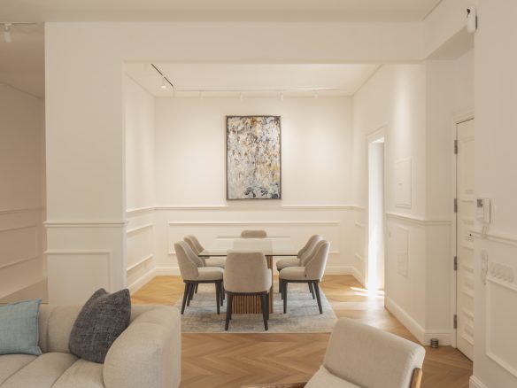 Contemporary Luxury in Estoril
