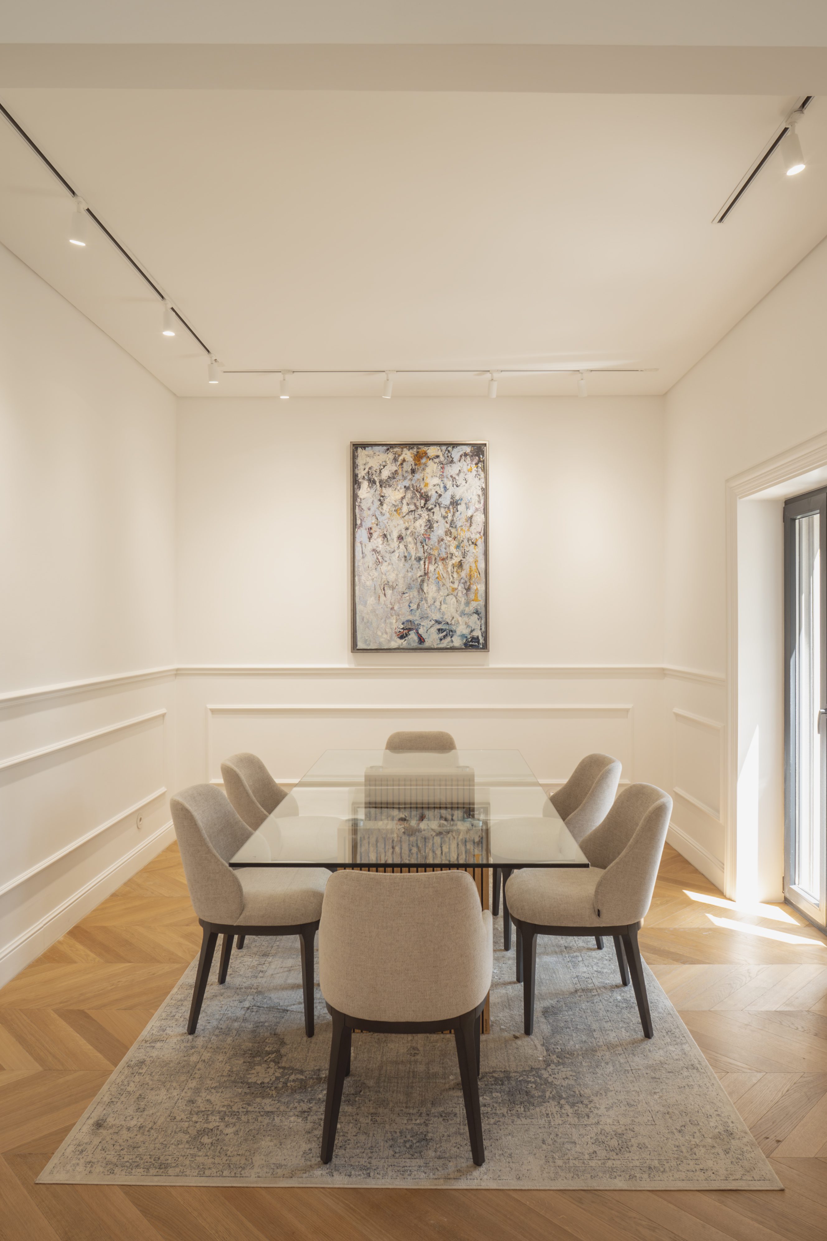 Contemporary Luxury in Estoril
