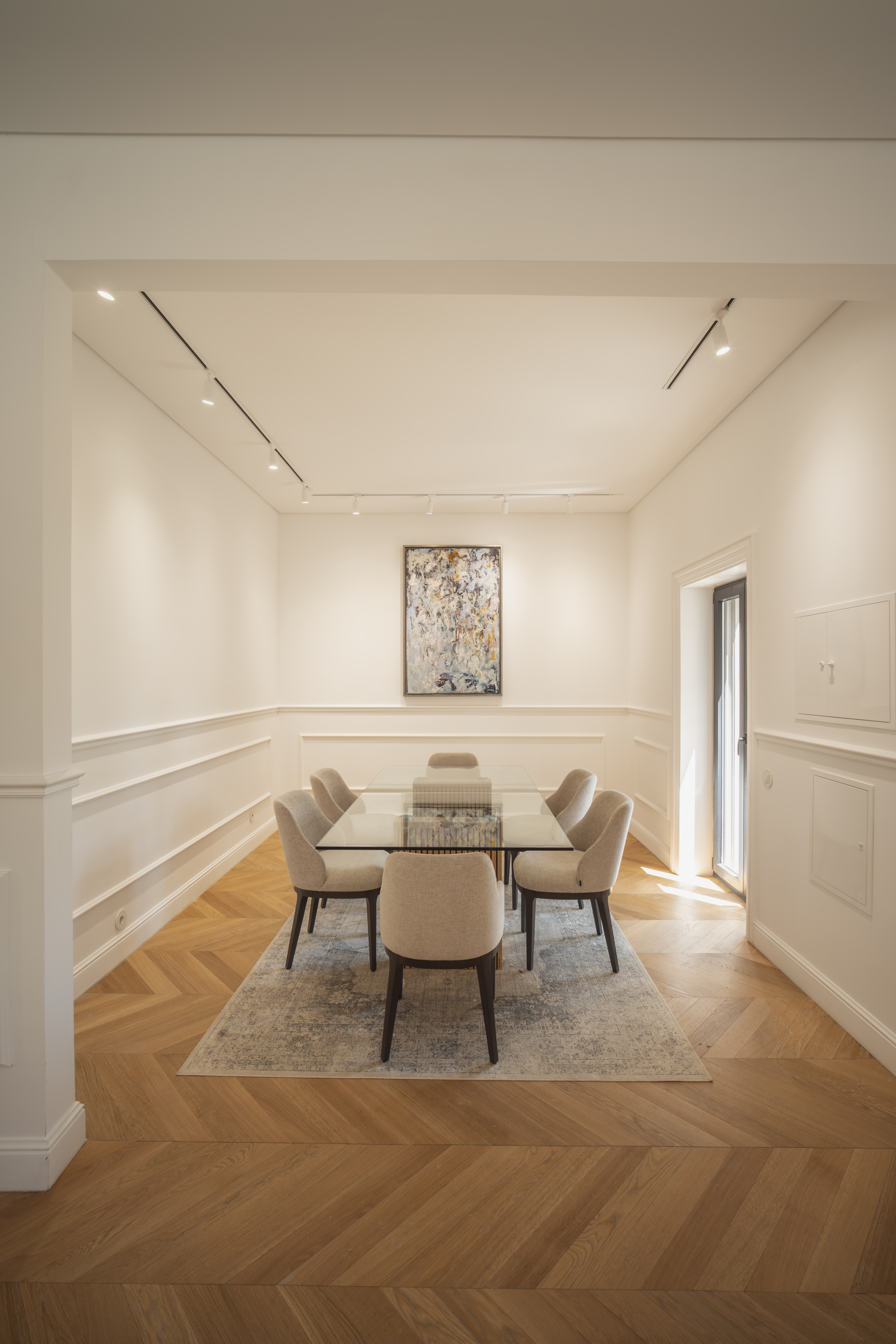 Contemporary Luxury in Estoril