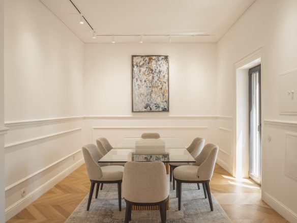 Contemporary Luxury in Estoril