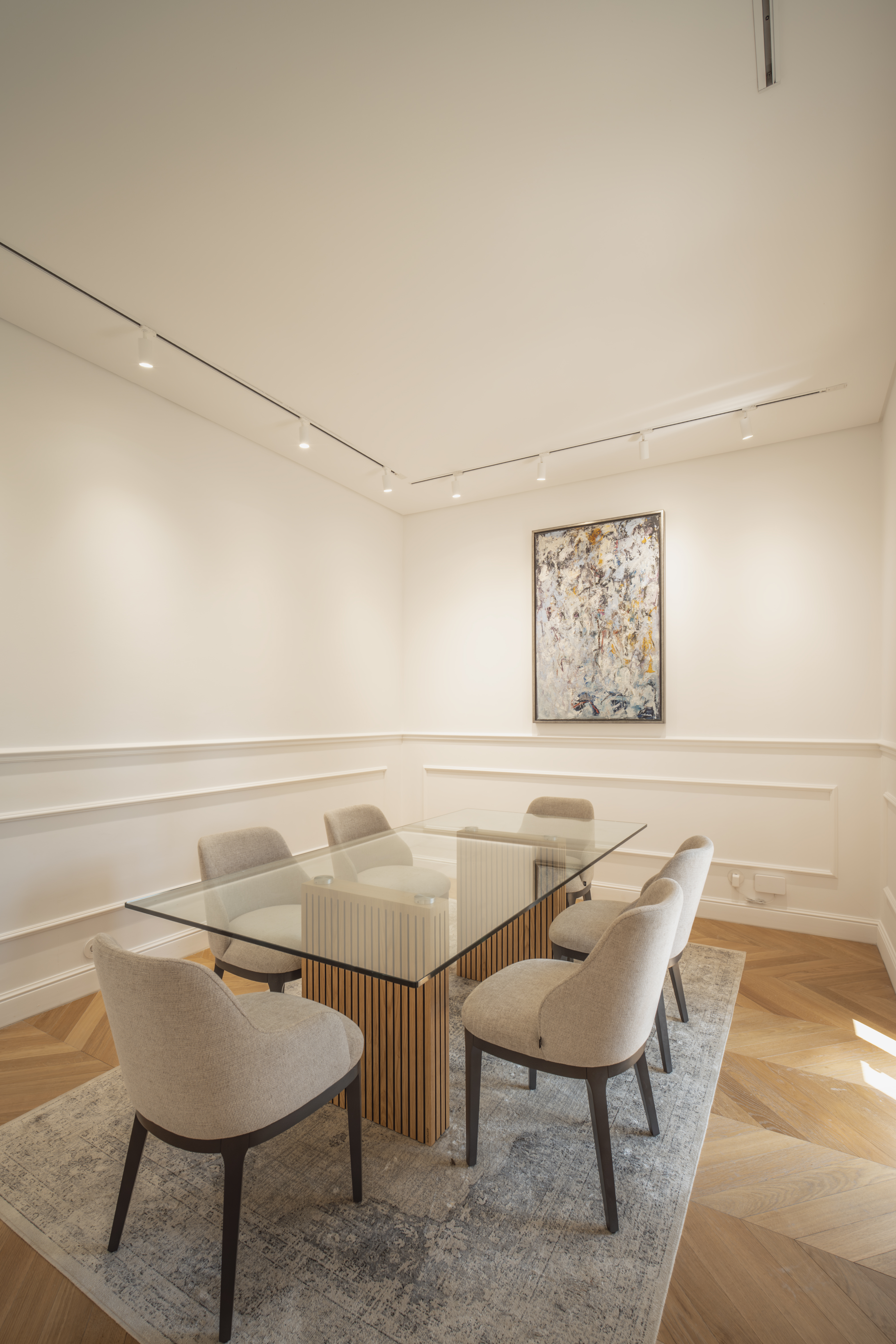 Contemporary Luxury in Estoril
