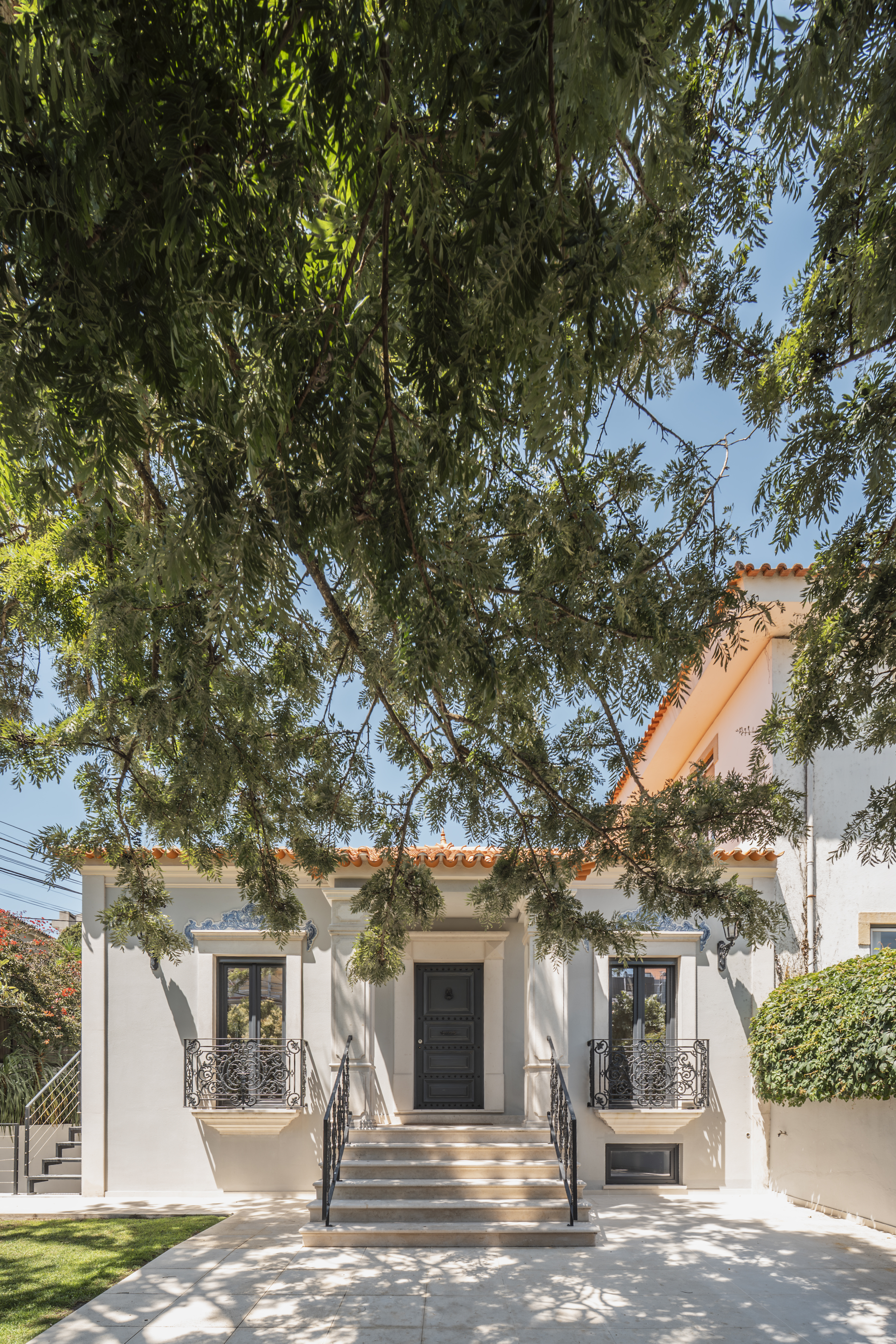 Contemporary Luxury in Estoril
