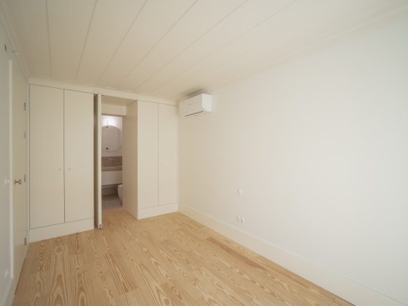 Brand-New Apartment with Architect-Designed Interiors