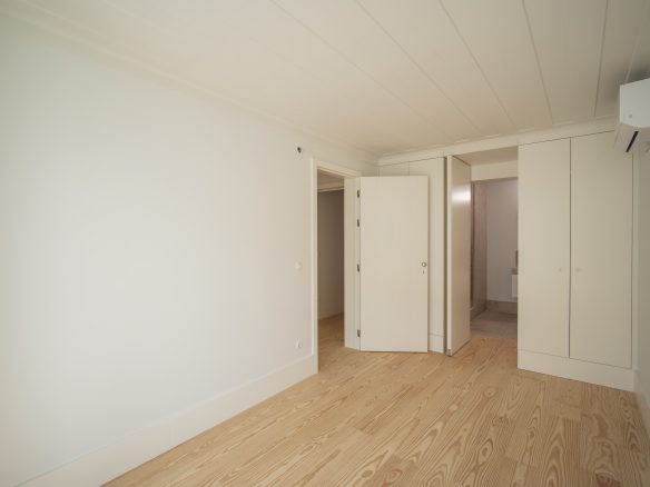 Brand-New Apartment with Architect-Designed Interiors