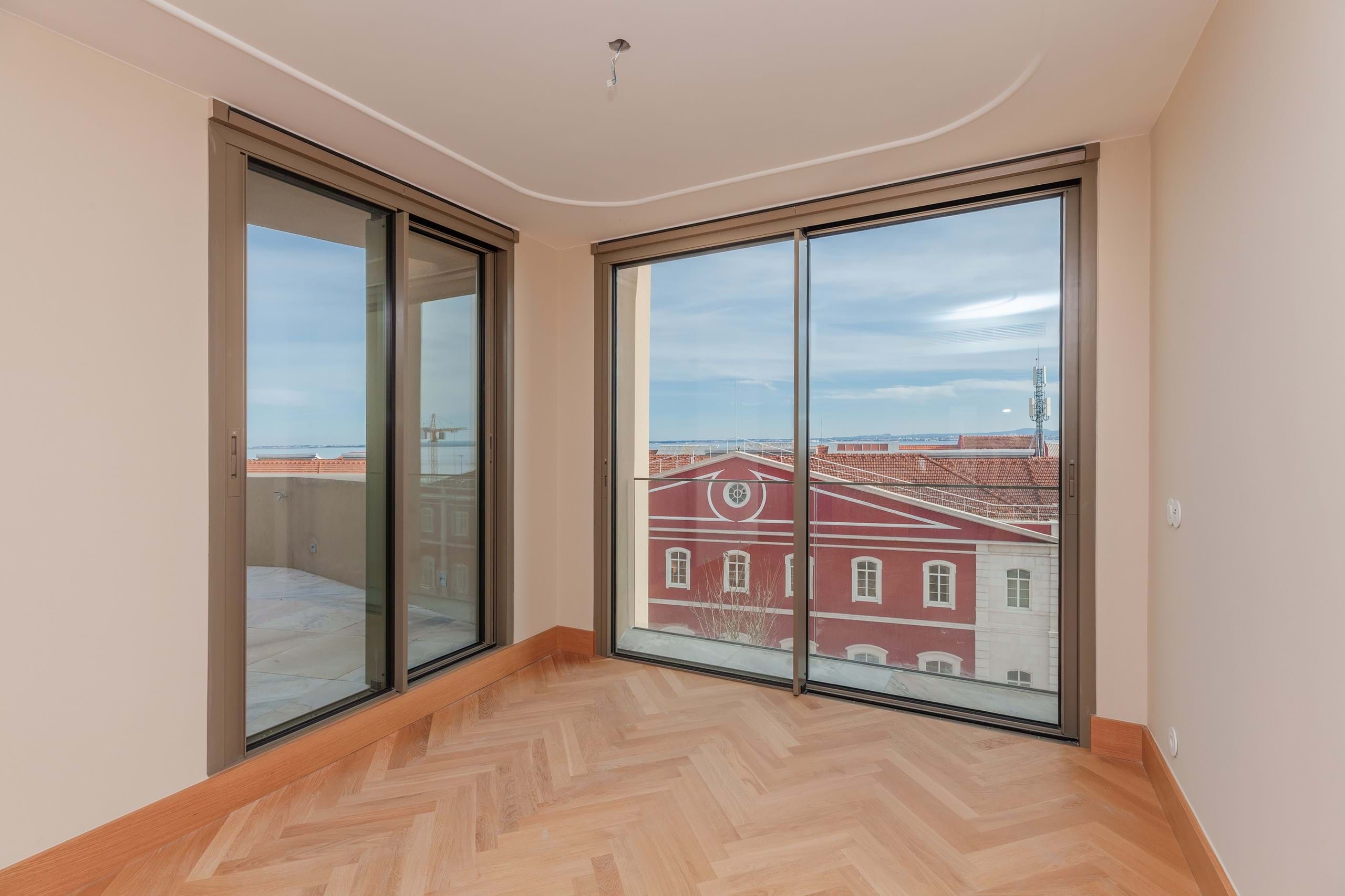 Charming Duplex over the Tagus river