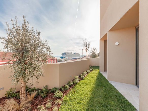 Charming Duplex over the Tagus river