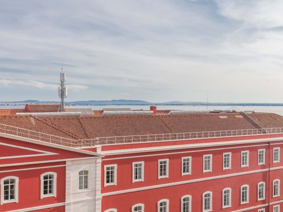 Charming Duplex over the Tagus river