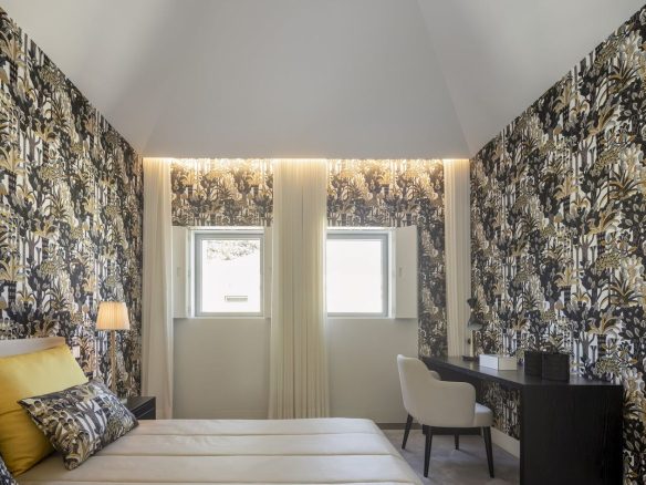 Luxury Villa in Restelo
