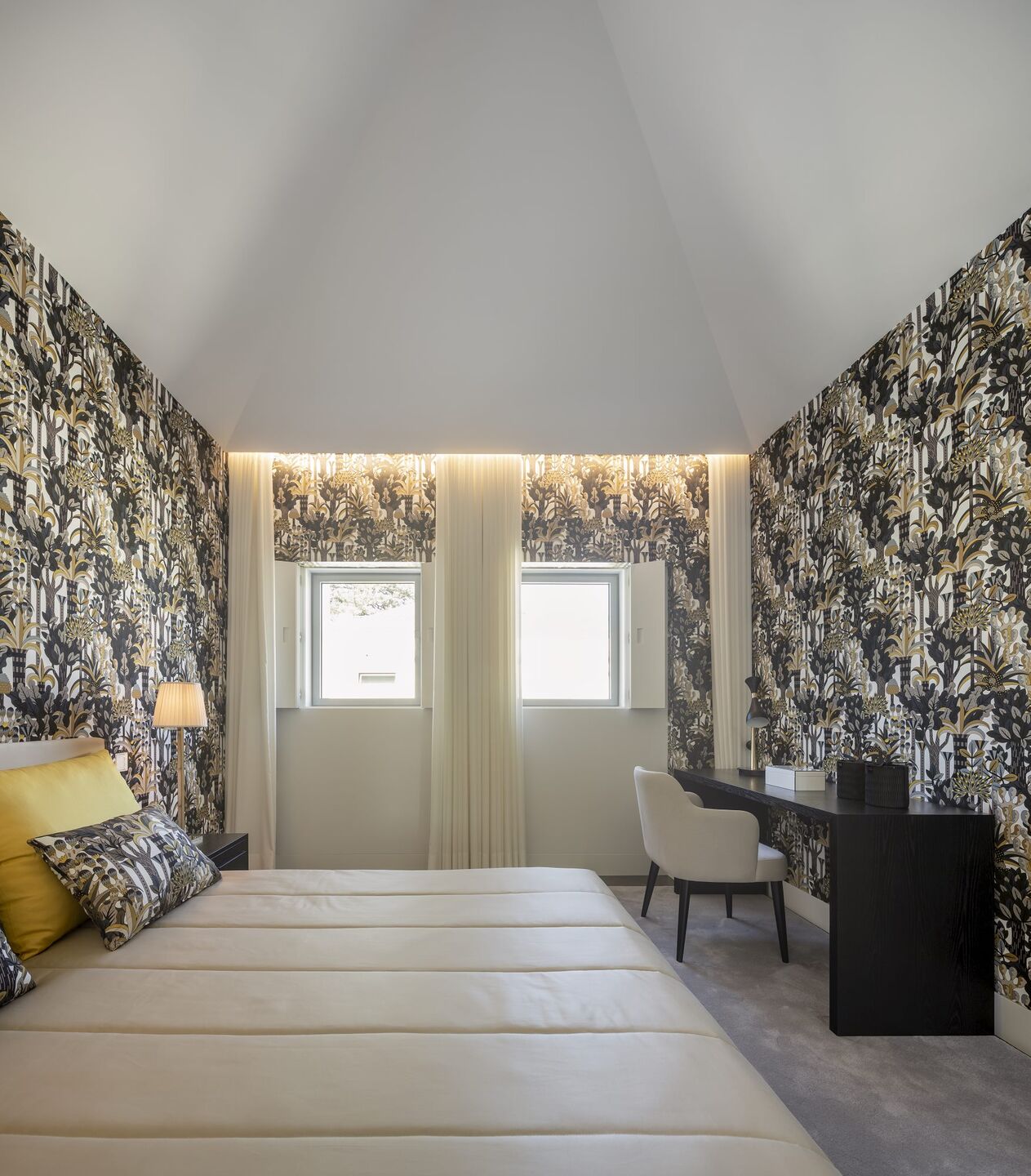 Luxury Villa in Restelo