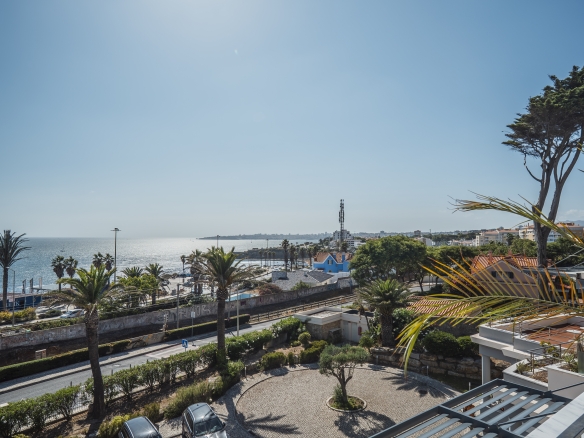 Oceanfront Duplex Penthouse in Estoril