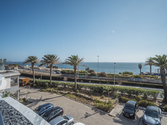 Oceanfront Duplex Penthouse in Estoril