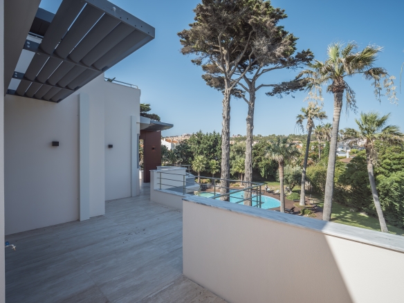 Oceanfront Duplex Penthouse in Estoril