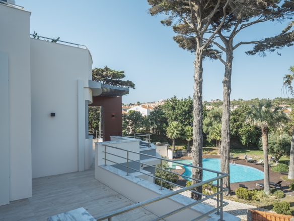 Oceanfront Duplex Penthouse in Estoril