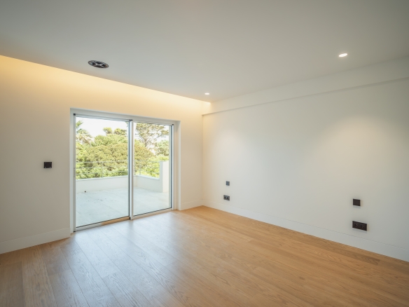 Oceanfront Duplex Penthouse in Estoril