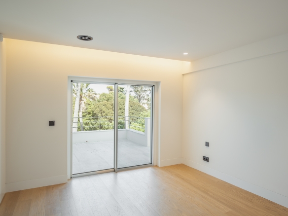 Oceanfront Duplex Penthouse in Estoril