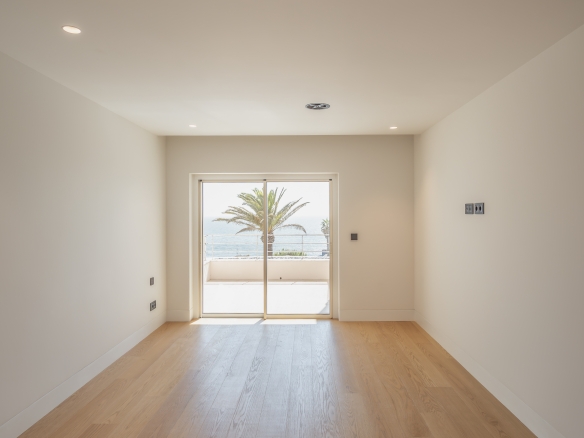 Oceanfront Duplex Penthouse in Estoril